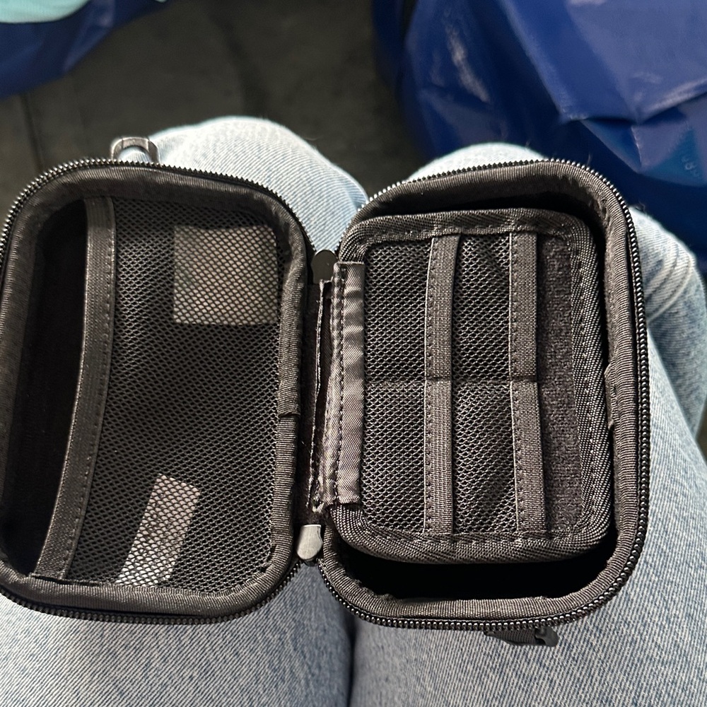 BAGSMART Cream Compact Digital Camera Case - Picture 2 of 7